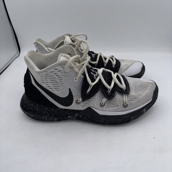 Nike Kyrie Irving 5 Oreo 2019 Size 8 Great Condition! - Picture 2 of 9